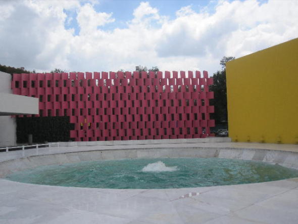 Un cono de la arquitectura mexicana, el Hotel Camino Real de Ricardo Legorreta Vilchis