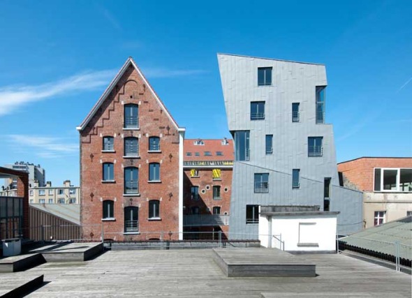 Cheval Noir Housing con Artists Studios / LEscaut + Atelier Gigogne