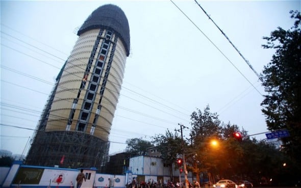 El arquitecto chino defiende el rascacielos flico