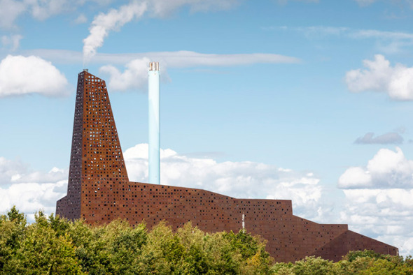 Torre en Dinamarca Genera Electricidad con Basura