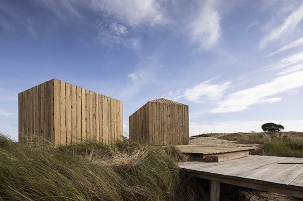 Cabañas diminutas construidas a partir de madera reciclada 100 por ciento