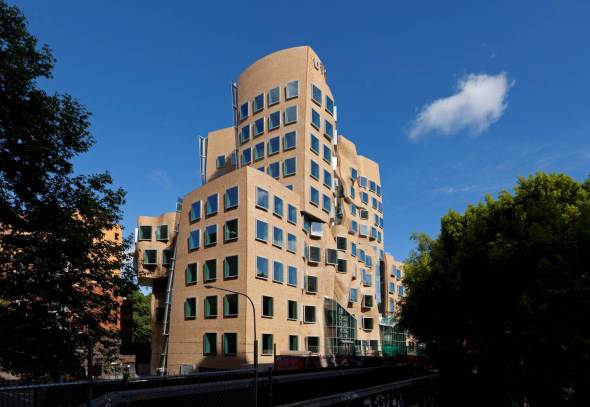 El arquitecto estadounidense Frank Gehry termina su primer edificio en Australia