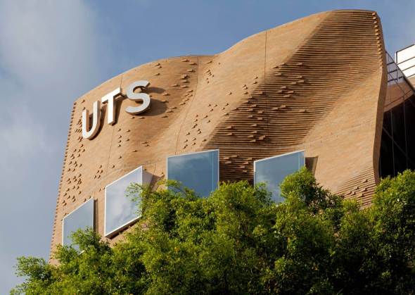 El arquitecto estadounidense Frank Gehry termina su primer edificio en Australia