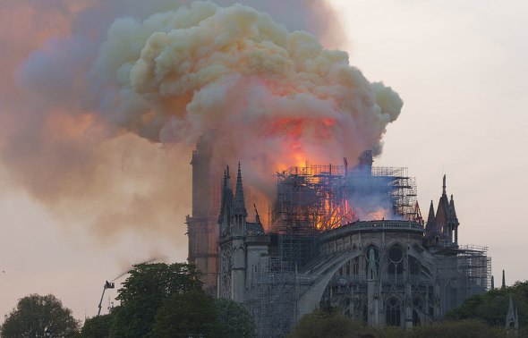 Notre Dame: quieren destruir lo que qued del incendio reclaman expertos