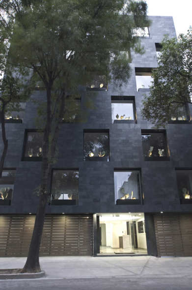 Edificio Reciclado / Alonso de Garay