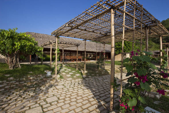 Hotel inspirado en arquitectura tradicional vietnamita