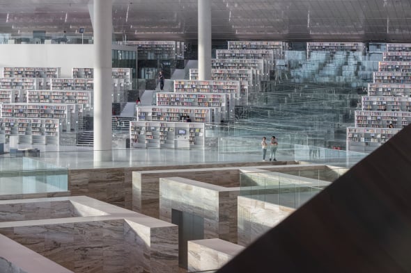 Ms de 1 milln de libros resguarda esta biblioteca diseada por Rem Koolhaas. 