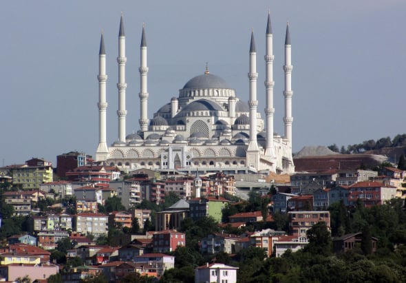 Mezquita turca para 63,000 fieles